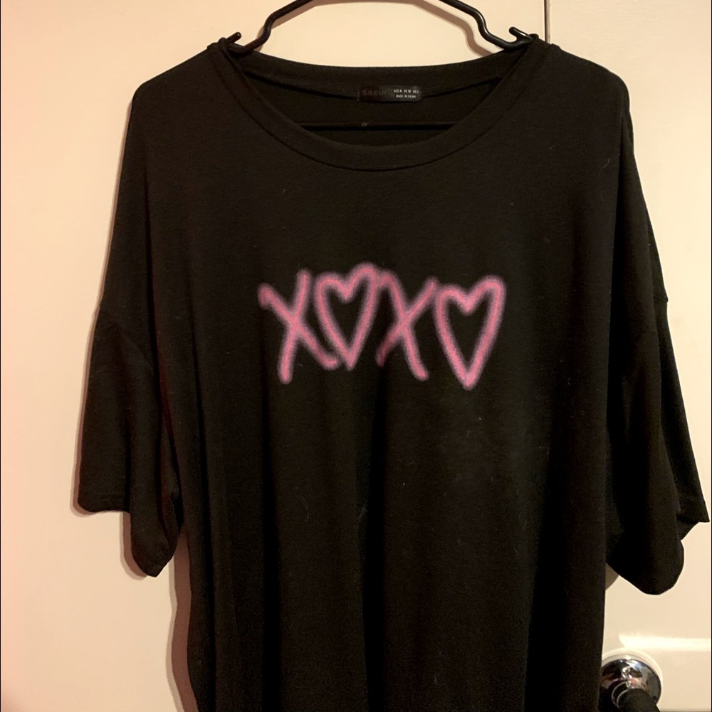 OVERSIZED black t shirt